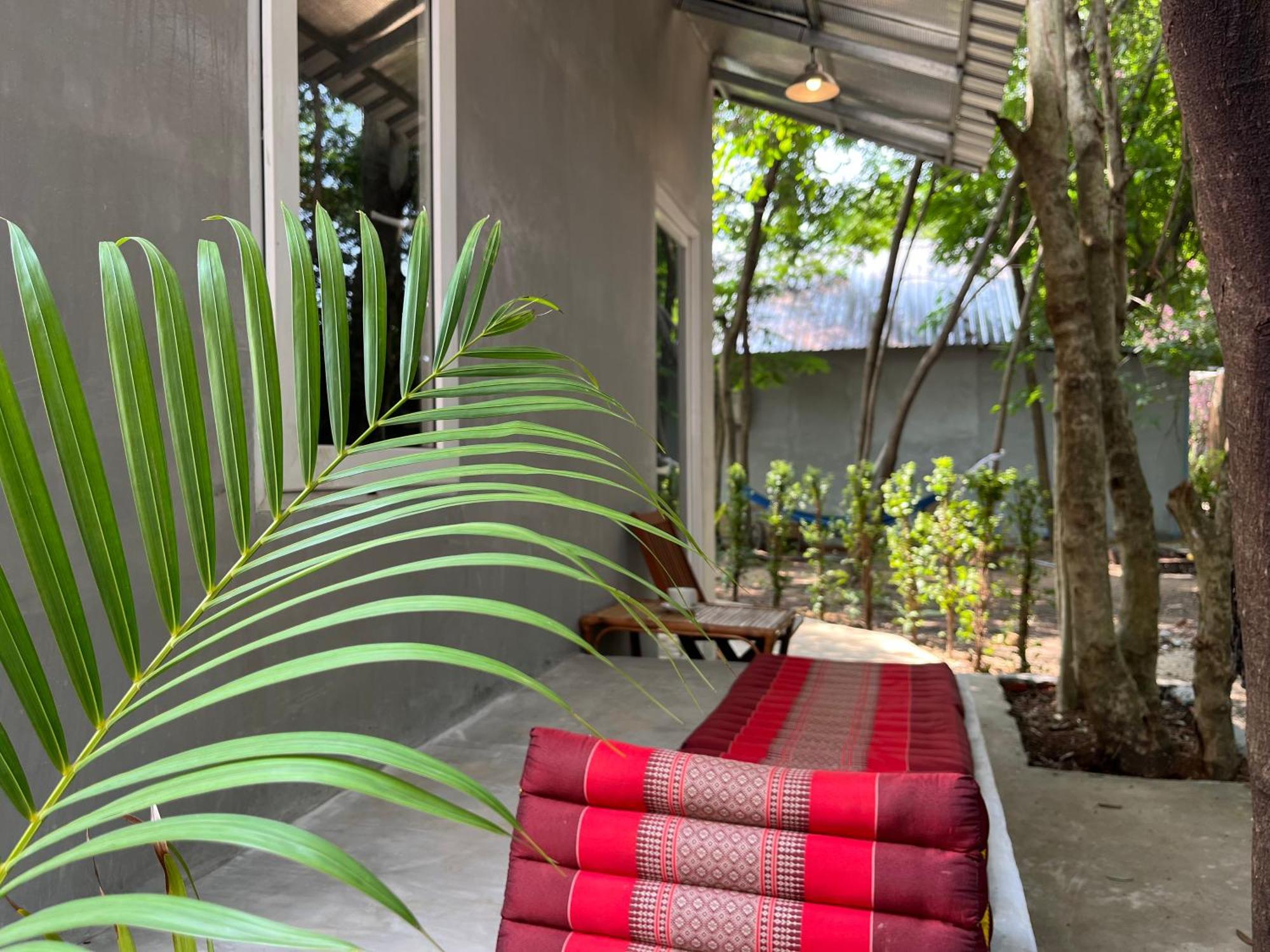 Banyan Tree Hostel Kampot Exterior foto