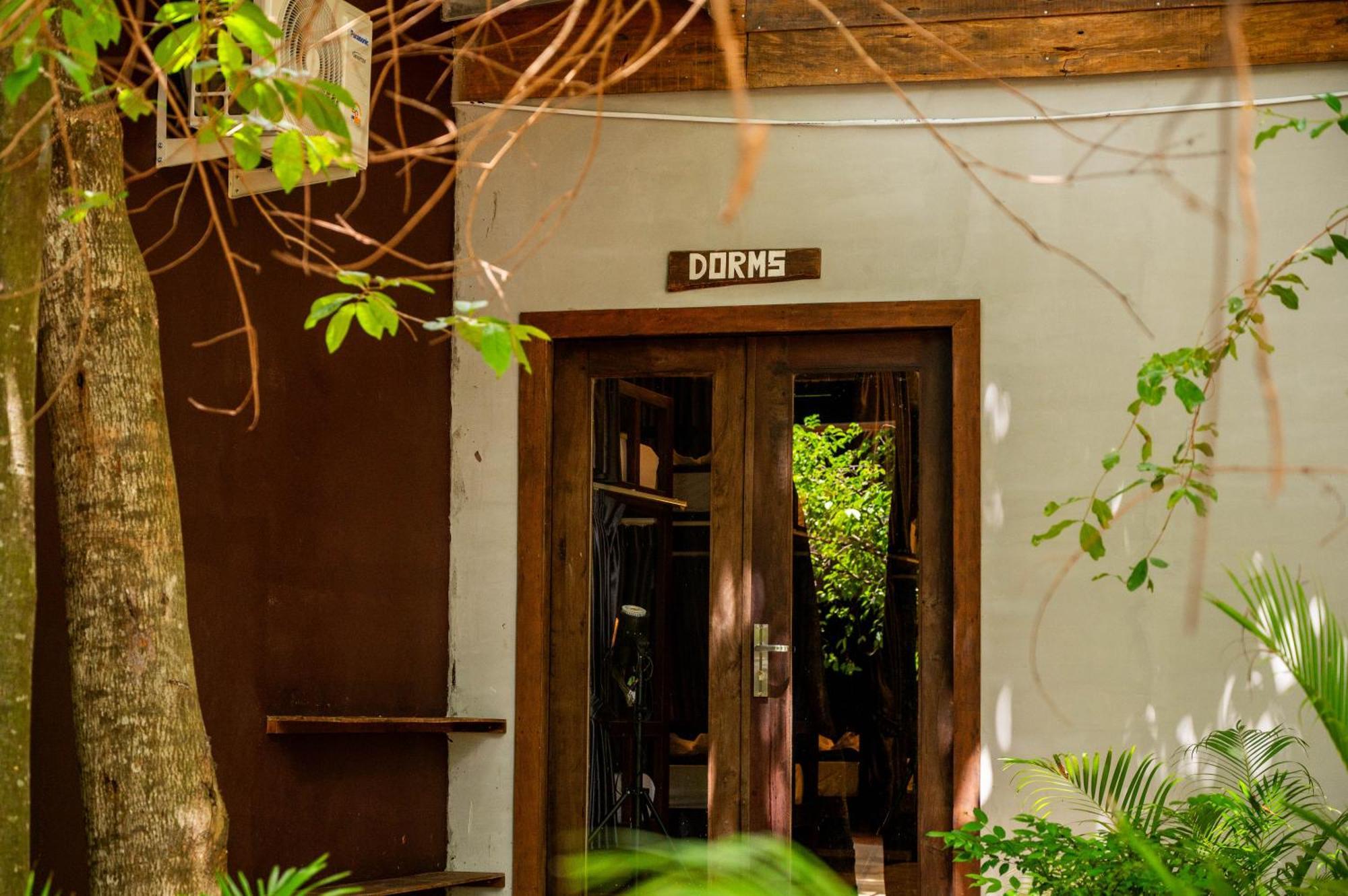 Banyan Tree Hostel Kampot Exterior foto