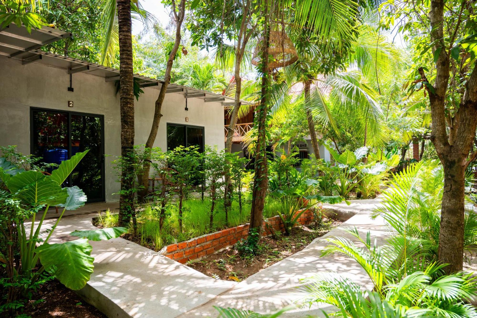 Banyan Tree Hostel Kampot Exterior foto